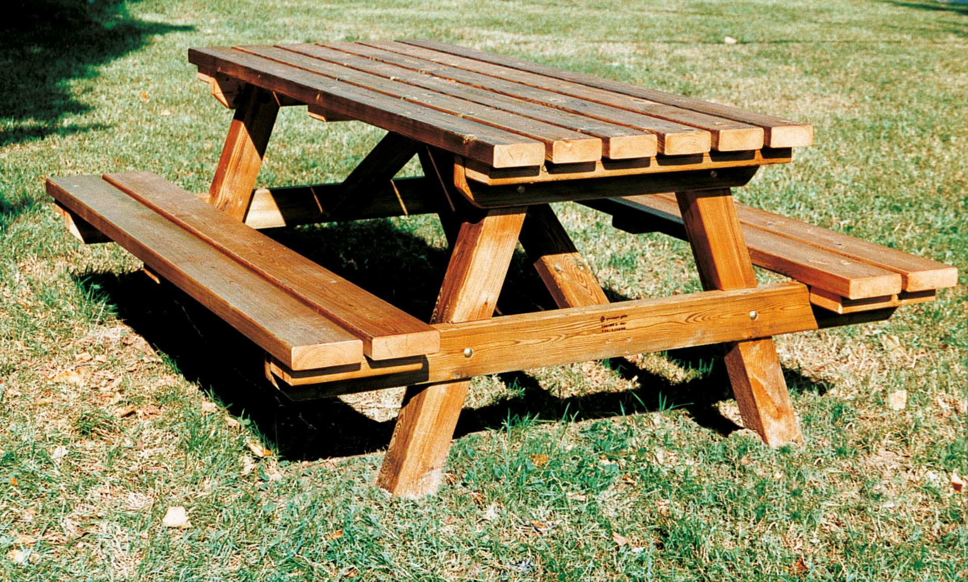 tavolo-in-legno.jpg